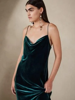 Best reviews of ⌛ Banana Republic Rita Velvet Maxi Dress for women 🔥 -Banana Republic Sale 589c07aabc73440097356aab4ba840c9 1080x