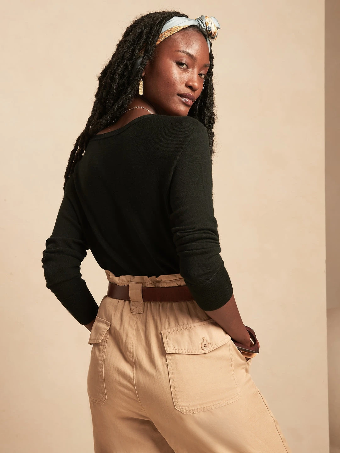 Cheapest ๐ Banana Republic Lina Merino V-Neck Sweater for women โค๏ธ 2 Cheapest ๐ Banana Republic Lina Merino V-Neck Sweater for women โค๏ธ - Image 2