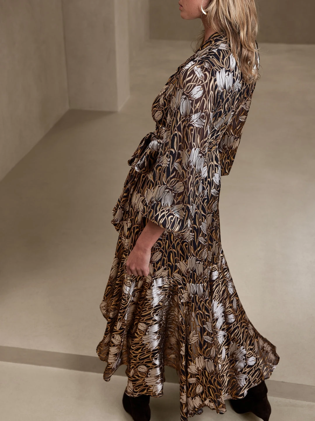 Best Pirce ⭐ Banana Republic Fiori Ruffle Wrap Dress for women ⭐ 3 Best Pirce ⭐ Banana Republic Fiori Ruffle Wrap Dress for women ⭐ - Image 3